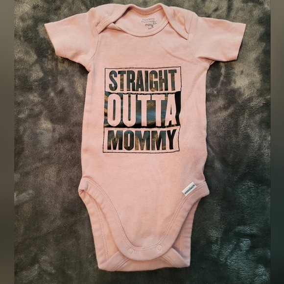 🩷 3/$15 Girls (6-9M) 3-piece Mixed Short Sleeve Onesie Set, Like New - Picture 3 of 7